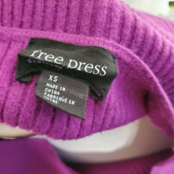 Free Press Women’s Ribbed Knit V-neck Sweater - Picture 6 of 7